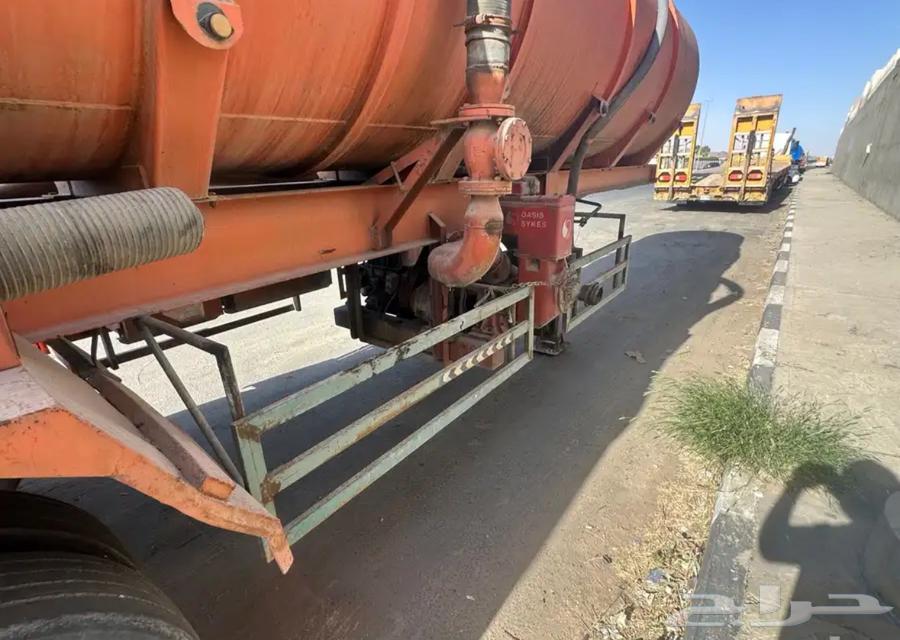 White sanitary drainage complete with accessories63617344994049113