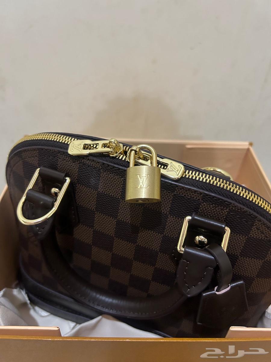 شنطه لسفيتون للبيع من القرعاوي ب الرياض64350793360385111