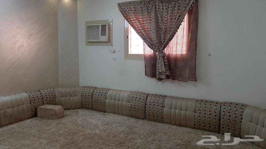 للبيع جلسه ارضيه نظيفه64349271958786113