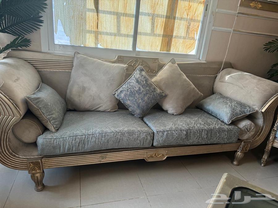 كنب كلاسك خشب مصري. بحاله جيده. 12 شخص . مع الطاولات. 15064350823383809110