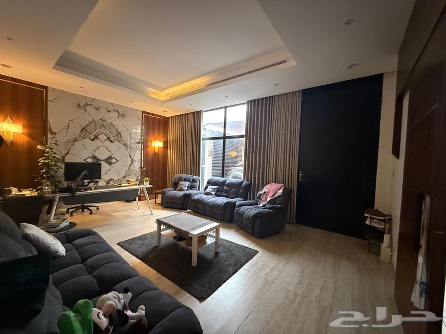 للبيع طقم كنب استرخائي recliner   كافي ل 7 أشخاص   نظيف64365630914435111