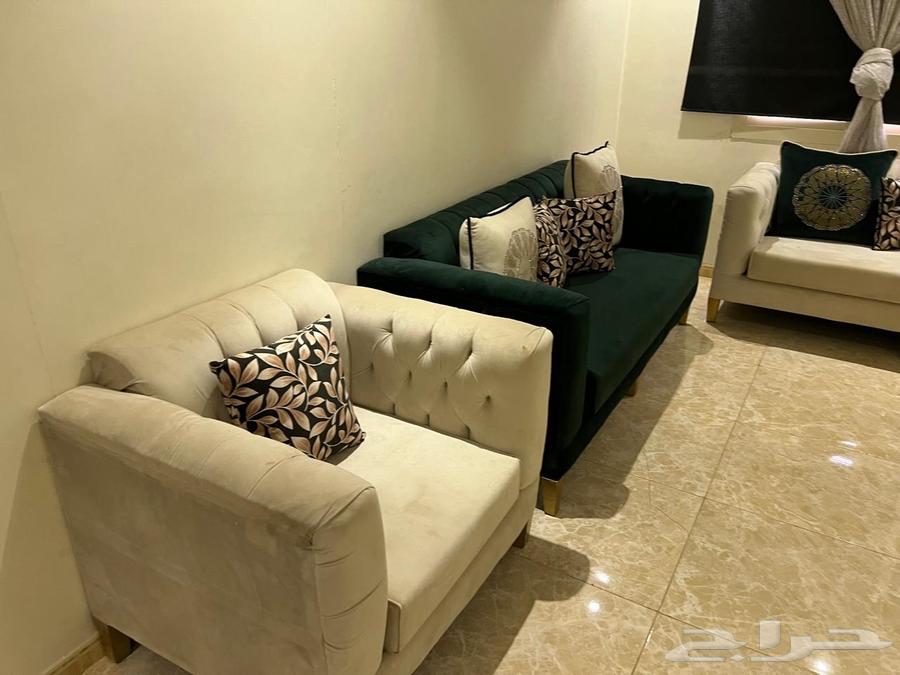 كنب مكون من خمس قطع شبه جديد نظيف ولافي اي ملاحظه64360183611522114