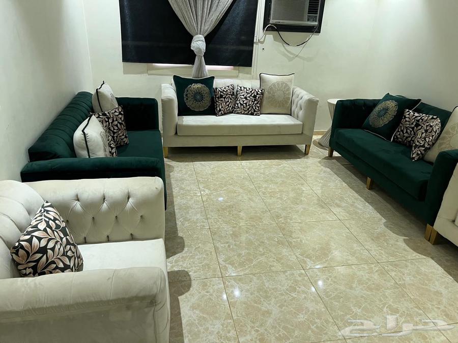 كنب مكون من خمس قطع شبه جديد نظيف ولافي اي ملاحظه64360183611522112