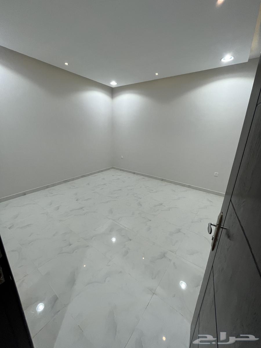 Bachelor lounges for annual rent, large63613865215874114