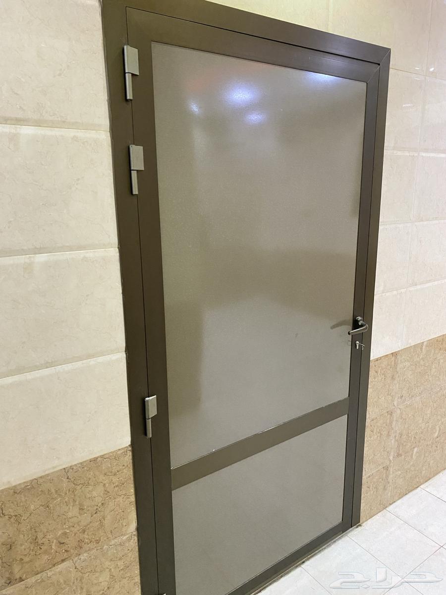 باب ألمنيوم شبه جديد64360900161026112