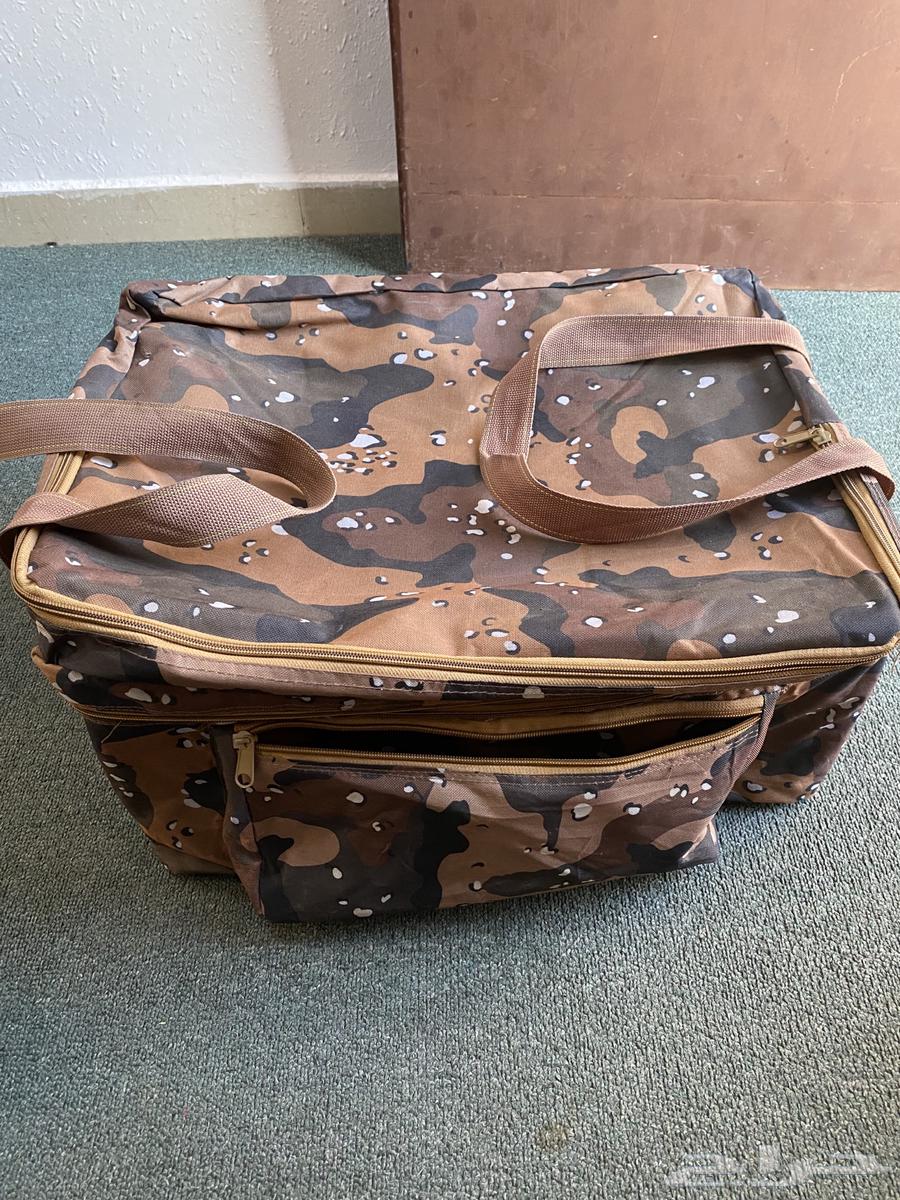 للبيع شنطت عزبه كبيره ونضيفه معه قز واحد64358483516162110