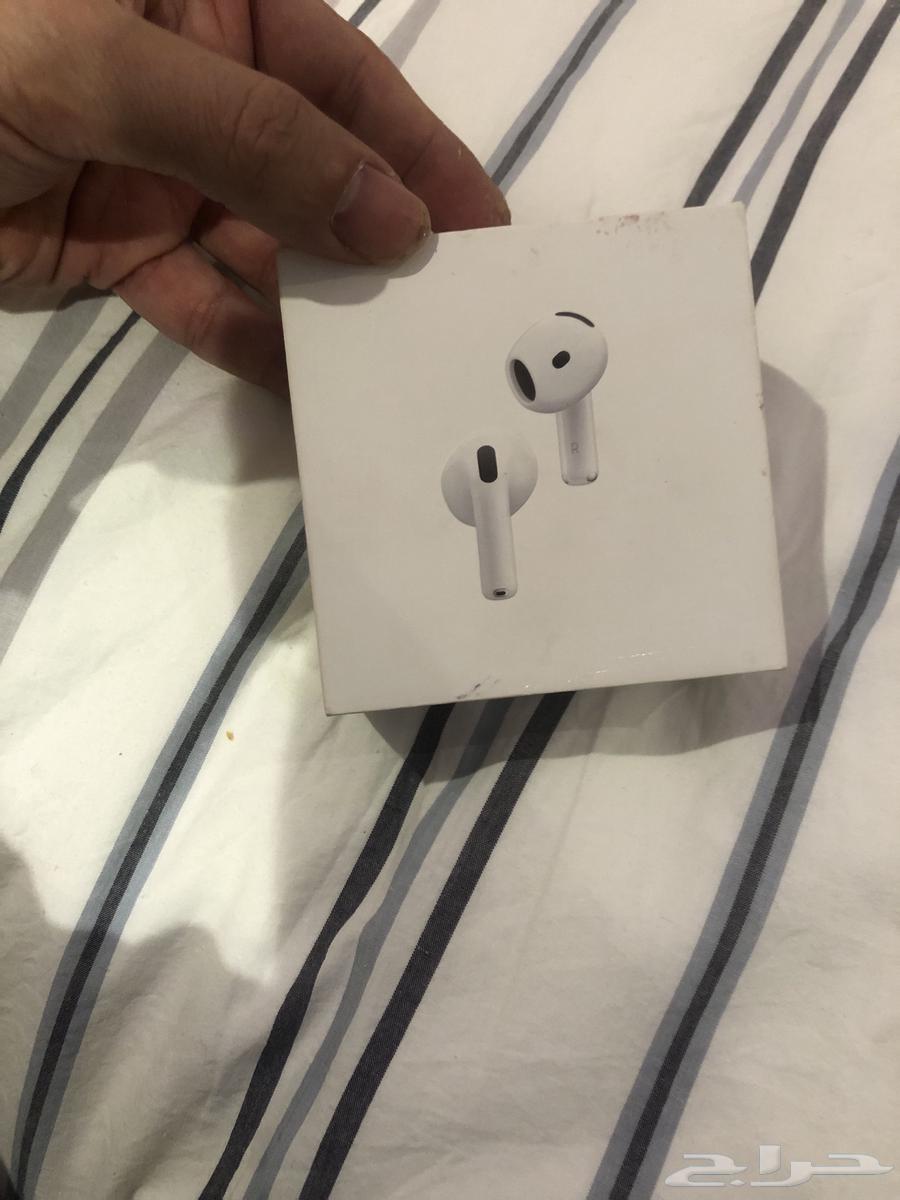 AirPods 4 with active noise cancellation64359749555843110