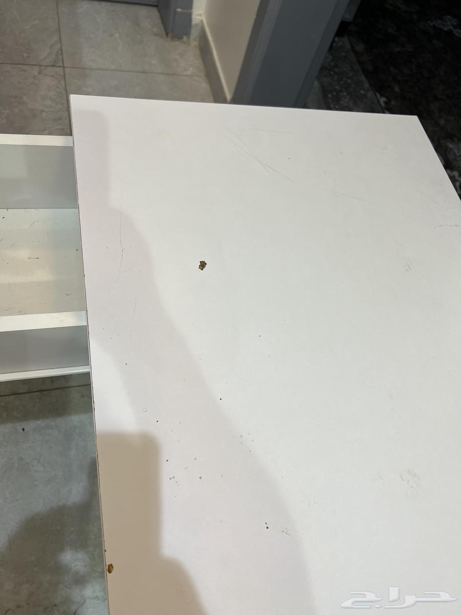 Bookshelf, 22-inch Screen, and Carpet64360434822145114