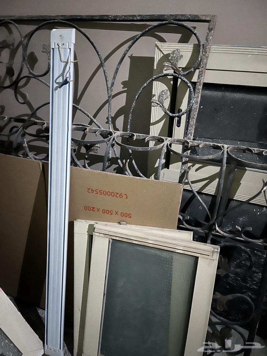 للبيع شبابيك وحدايد64360580189057111