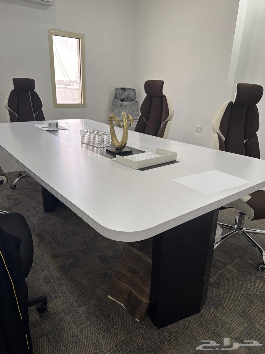 طاوله للبيع64354091104643111