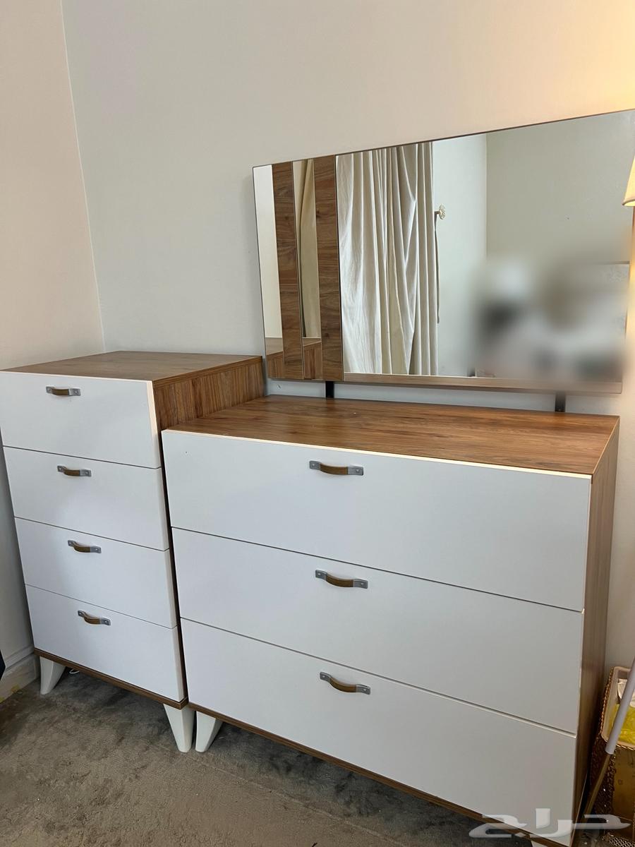 Bedroom (wardrobe and dressing table with drawers)64362515036930112