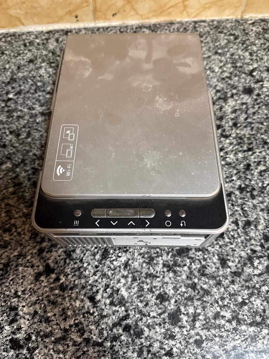 Projector64352658521218111