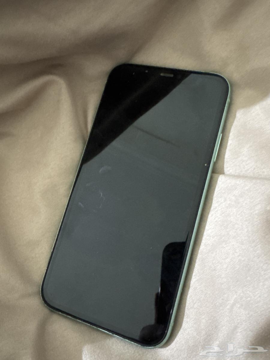 iPhone 1164358440044418111