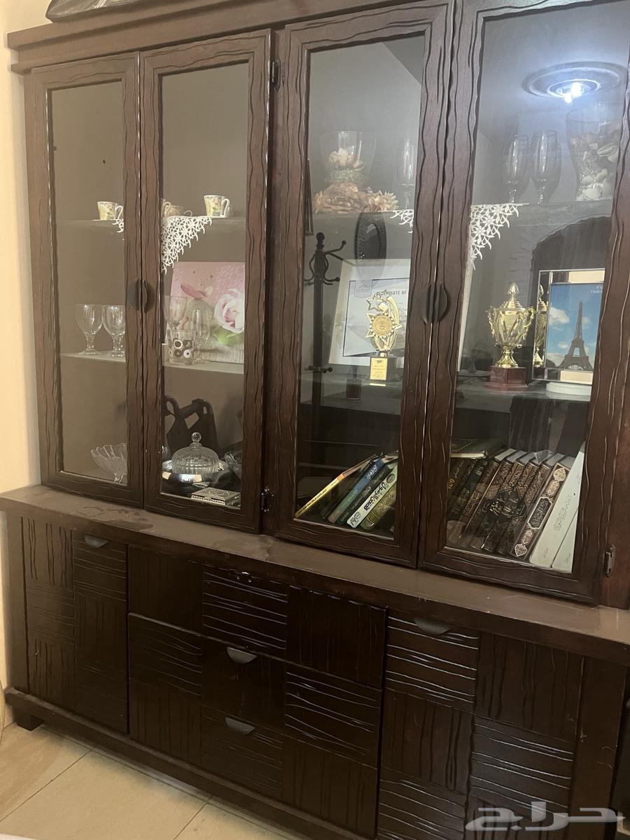 غرفة سفرة مع مكتبة للبيع المستعجل ب 1050 ريال64354474806401113