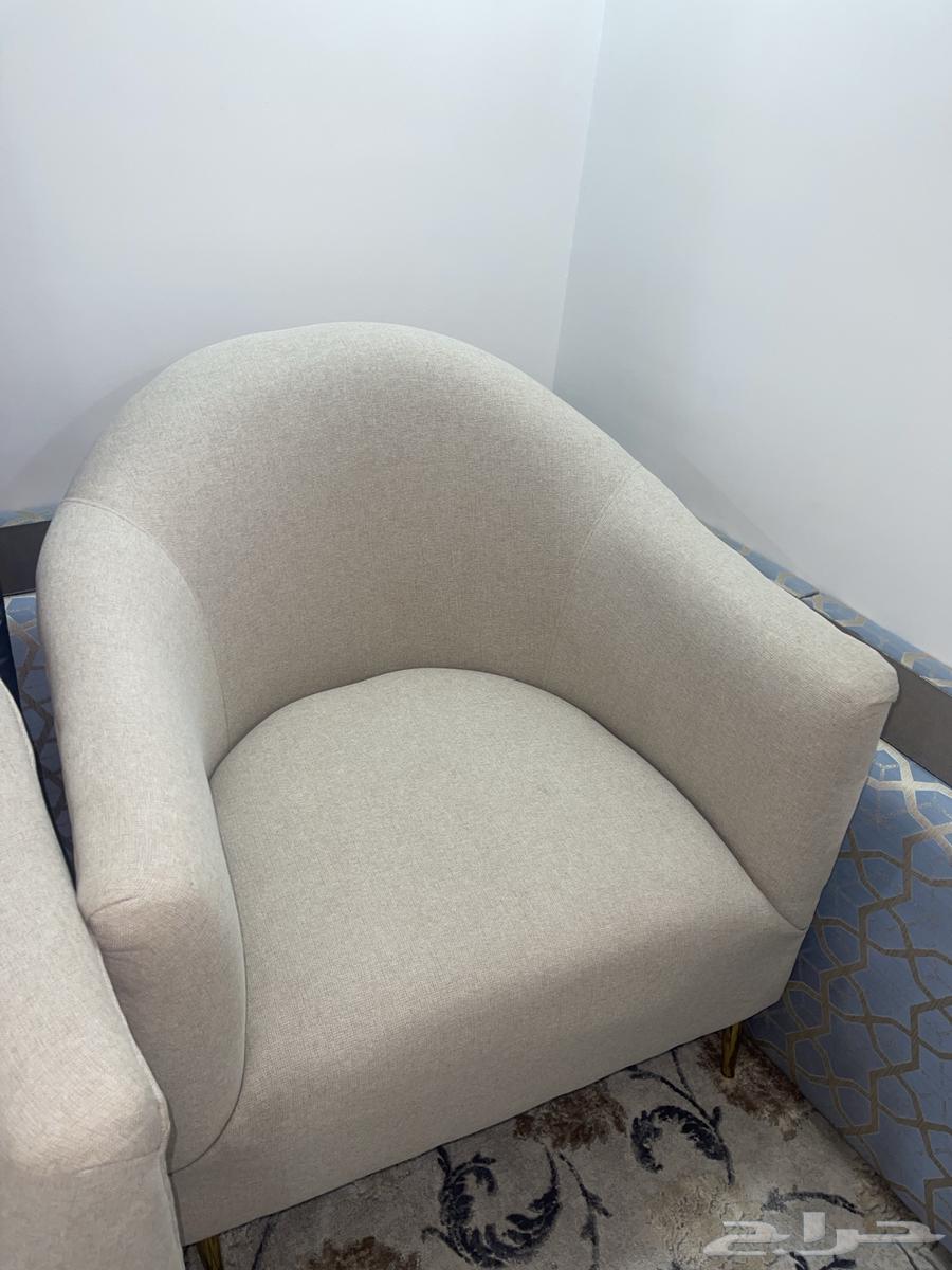 Sofa set and clean tables for sale64353438404097111