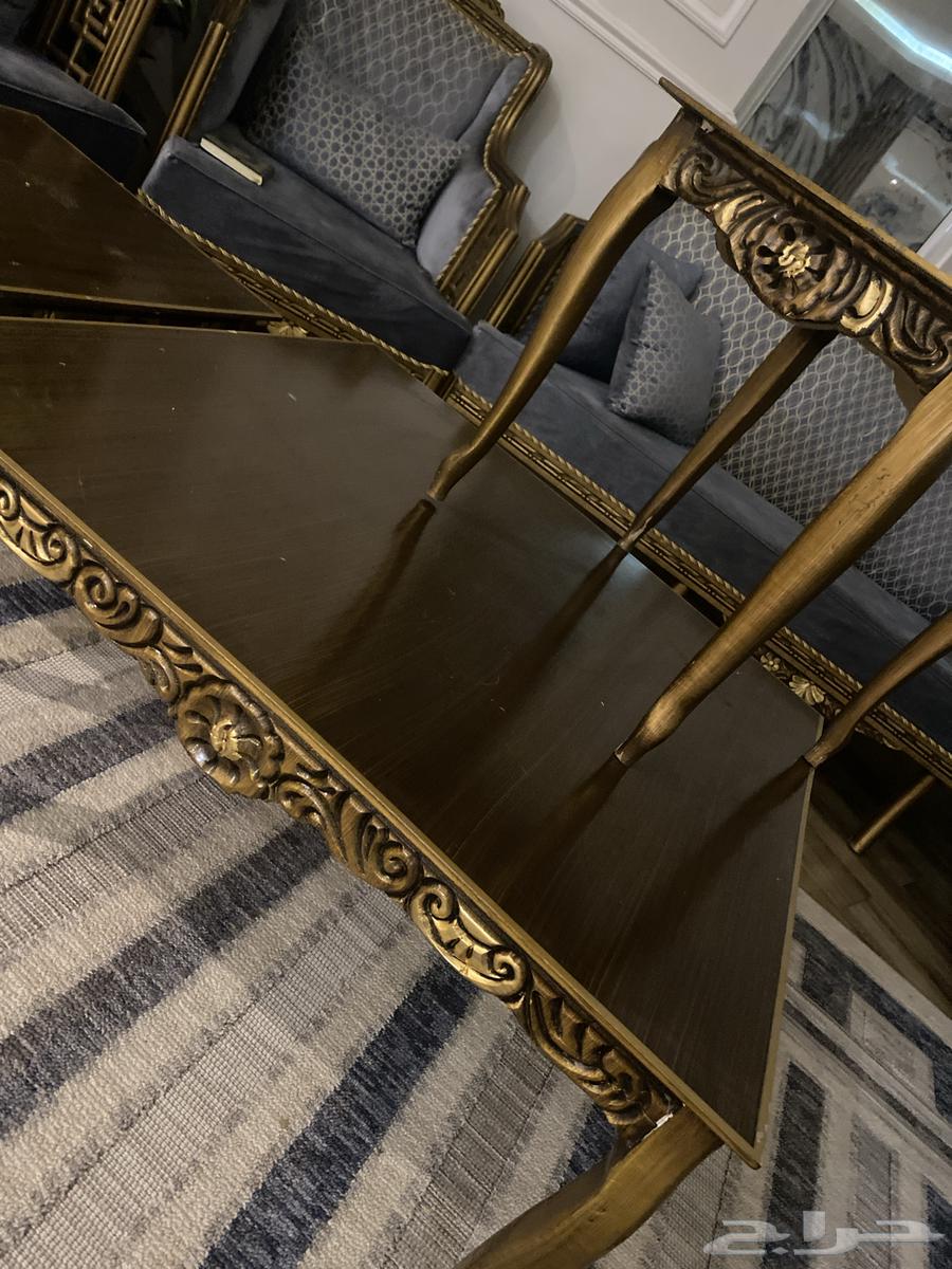 طاوله وخدمتين ب200 ريال64362195847042111