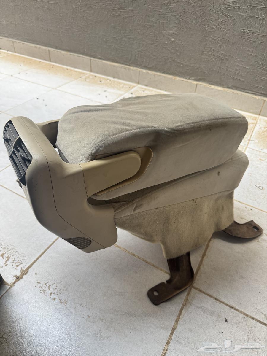 تكايه اماميه فورد فكتوريا بيج64498715231106113