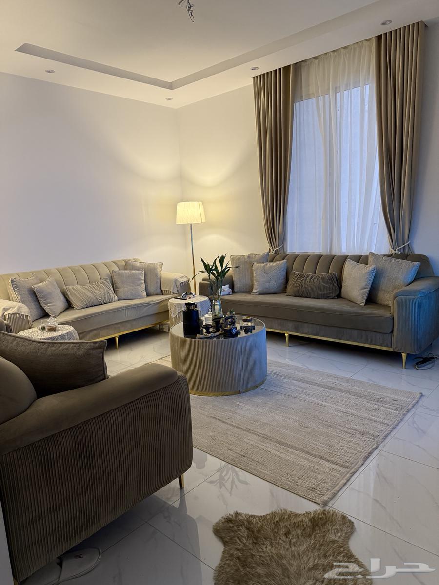 للبيع كنب مودرن انيق شبه جديد64354958863490114