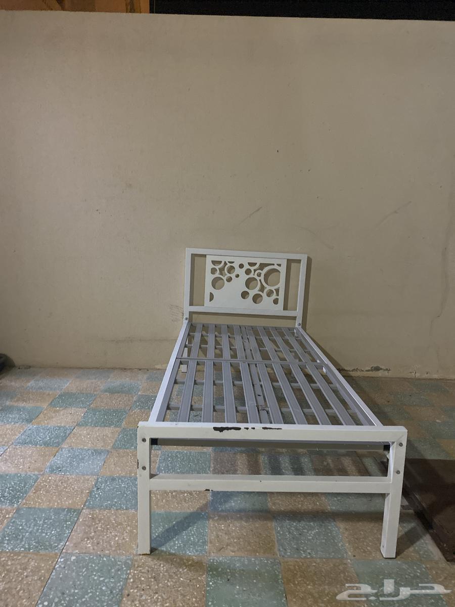 سرير حديد نضيف   الموقع القيصومه64361429769601110