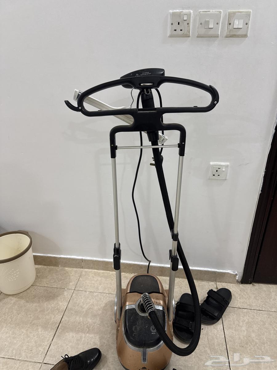 Steam iron for sale, scrap—doesn't emit steam, only heat64362257289474110