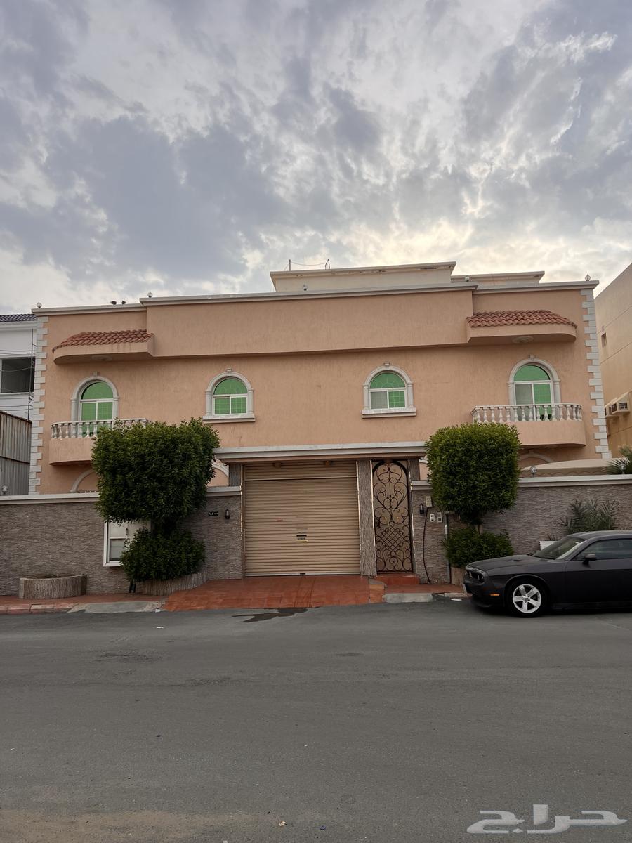 Building for sale, villa and three apartments, Al-Basatin neighborhood63613866609923113