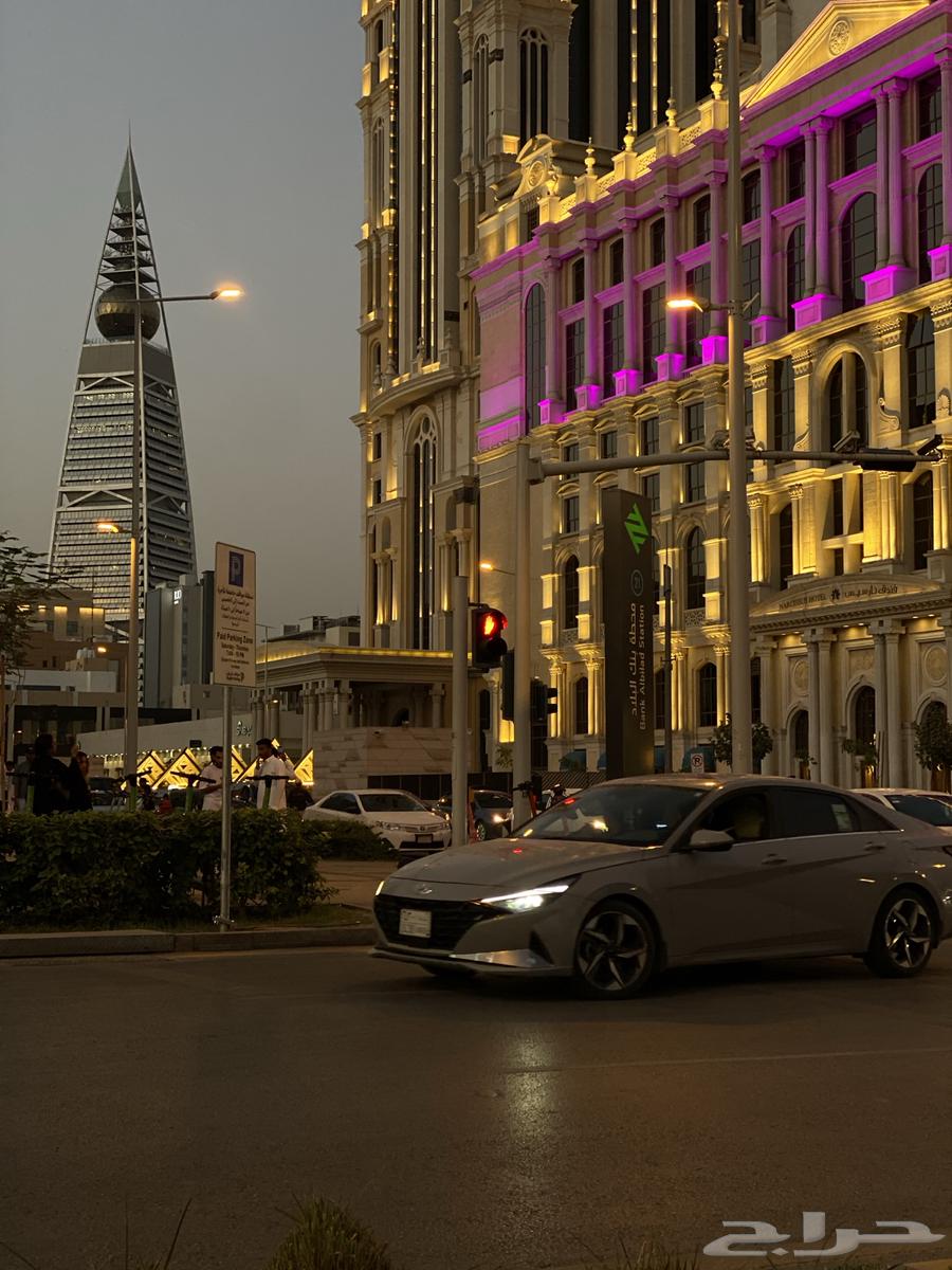 I need a car transfer like Elantra, Corolla, Cerato, priced around 5064503376909059110