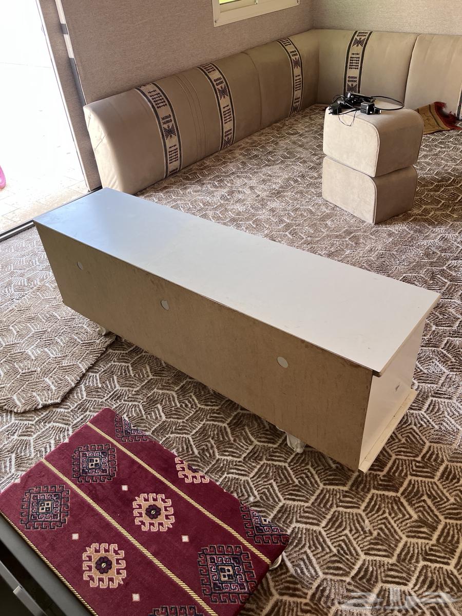 طاولة تلفزيون وطاوله صاله وجزامه للبيع64352550741378111