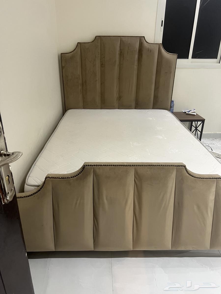 للبيع سرير نفر ونص لون بيج64355186771842111