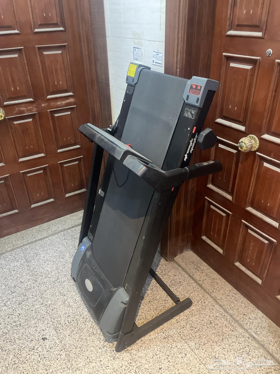 Treadmill for sale, excellent condition, light use64358468659203110