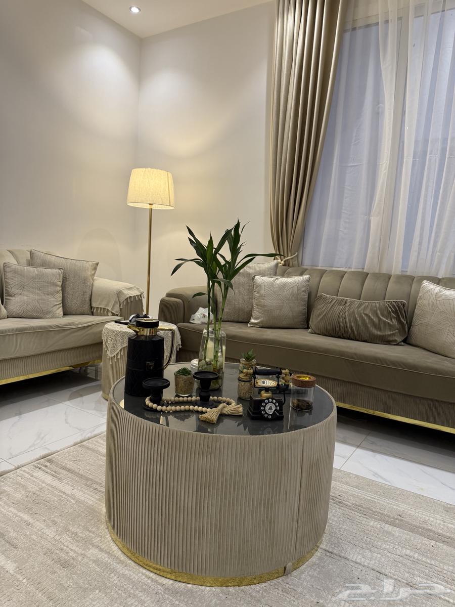 للبيع كنب مودرن انيق شبه جديد64354958863490110