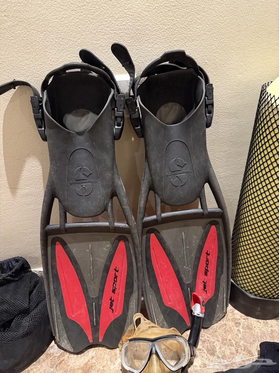 Mares Diving and Snorkeling Gear Set, Mask, Booties, Gloves, BCD64351351778433111