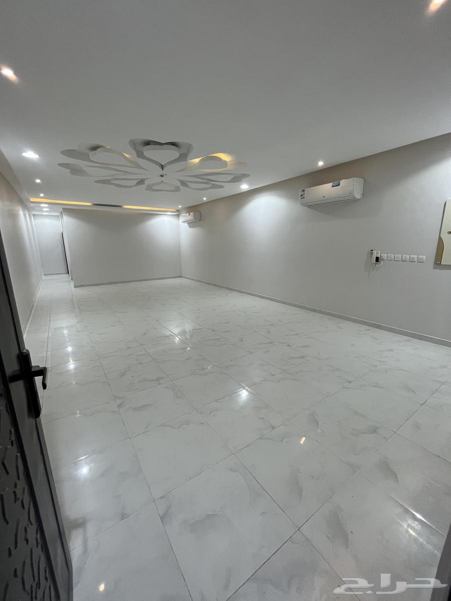 Bachelor lounges for annual rent, large63613865215874113