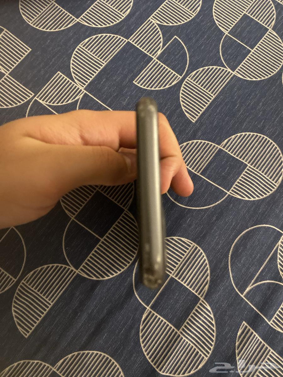 iPhone 11 screen damaged and back cracked, rest is fine64362044711681114