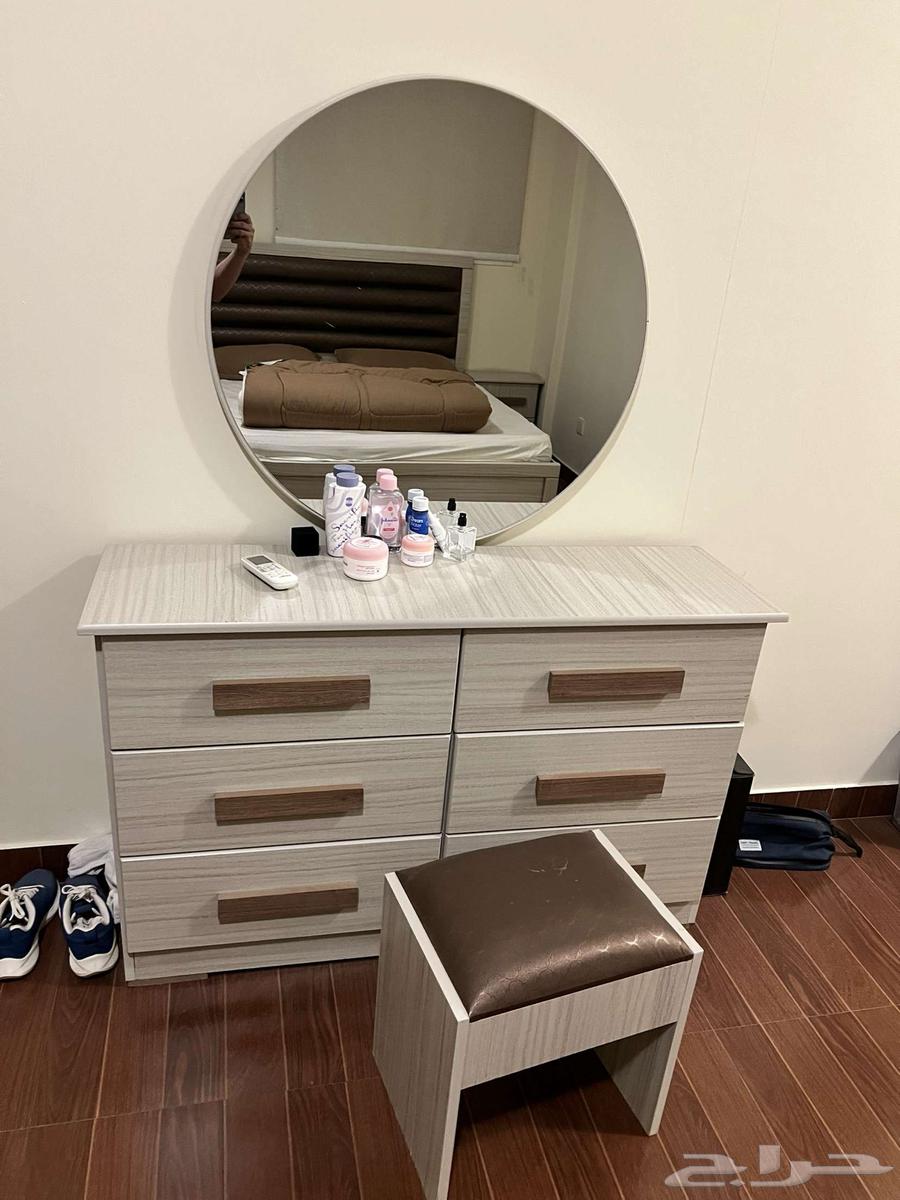 غرفه نوم للبيع شبه جديده بدون دولاب64357187774849110