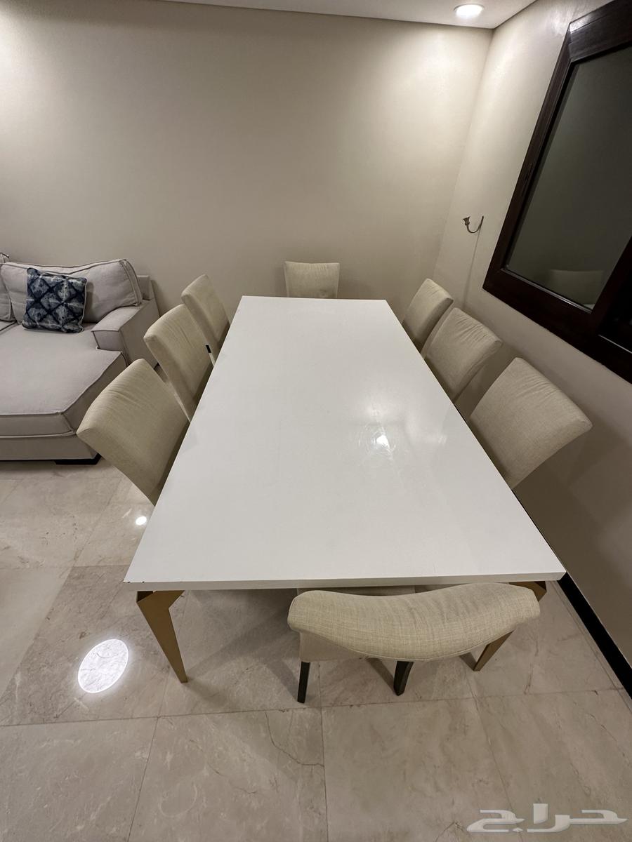 طاولة طعام فاخرة للبيع من المنزل64359044858371110
