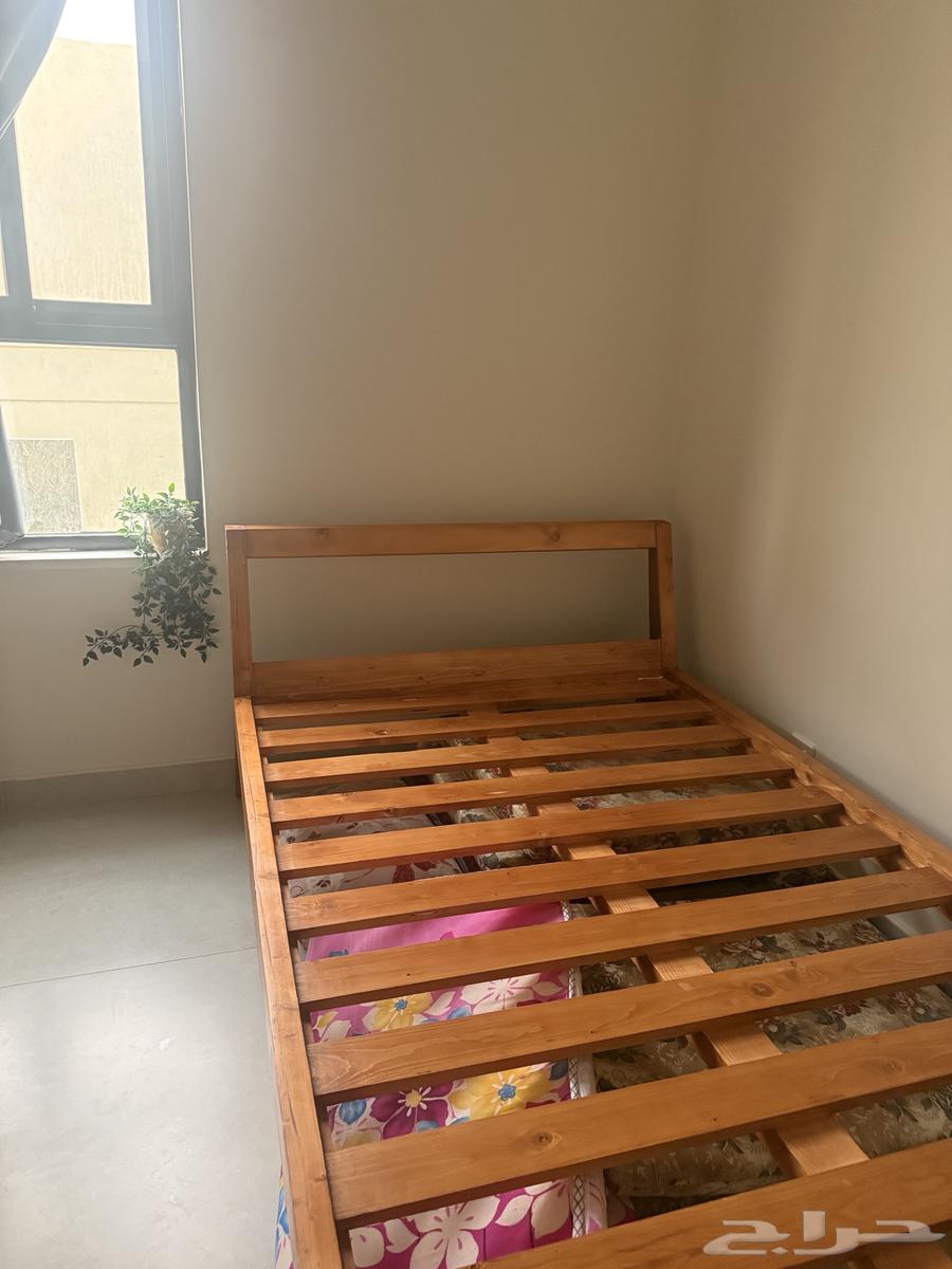 سرير خشبي للبيع64359807551107111