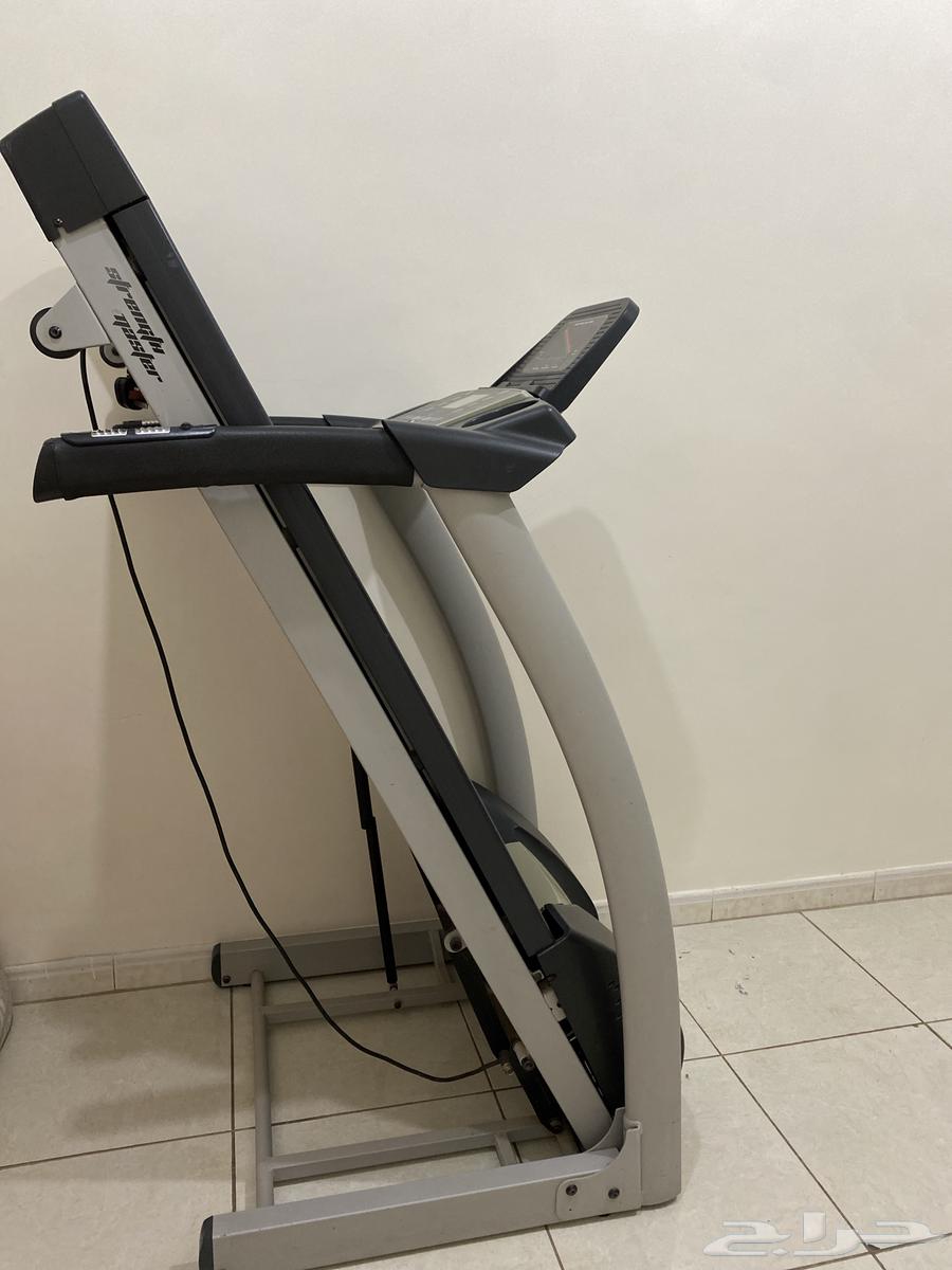 ثلاجة وسير كهربائي للبيع64367129447425113