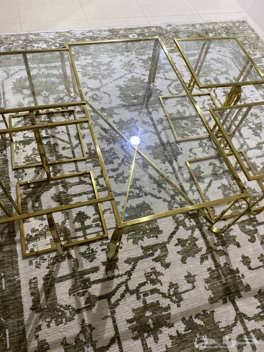 Main table and four service tables (one of the glass parts is broken)64361121206018110