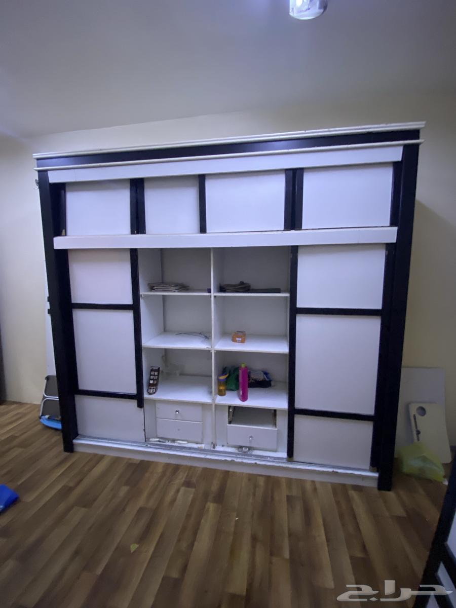 دولابين وطاولة مستخدمة للبيع64350569873155112