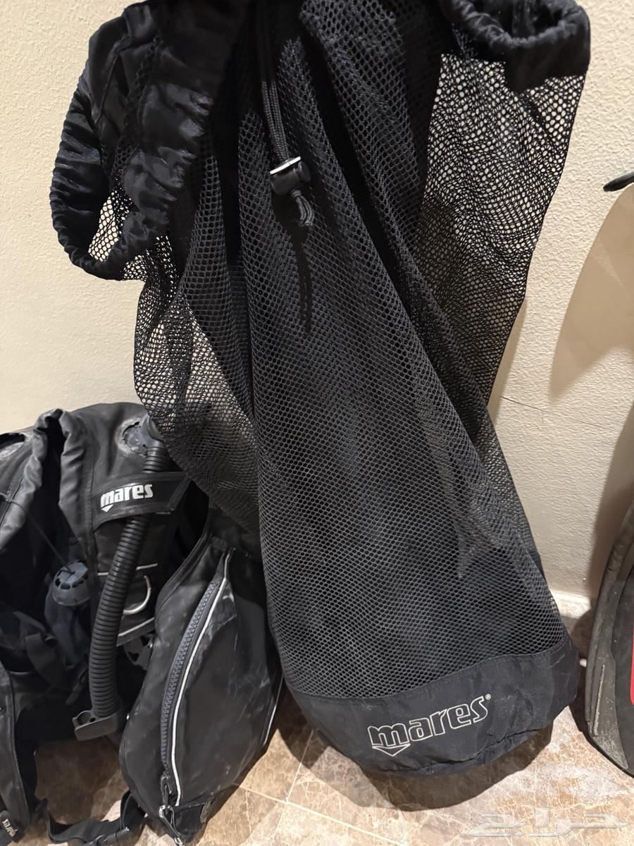 Mares Diving and Snorkeling Gear Set, Mask, Booties, Gloves, BCD64351351778433113