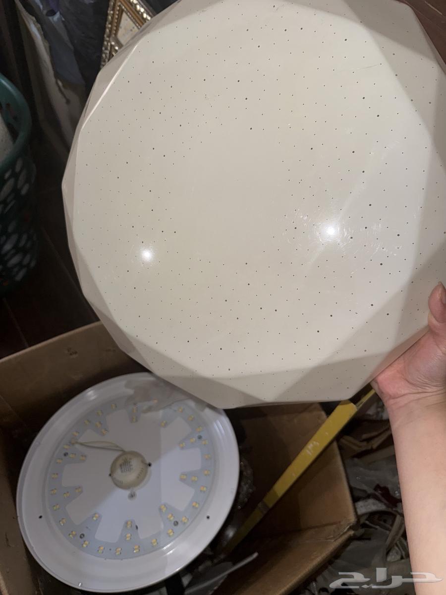 Lights and panels64352748733697112