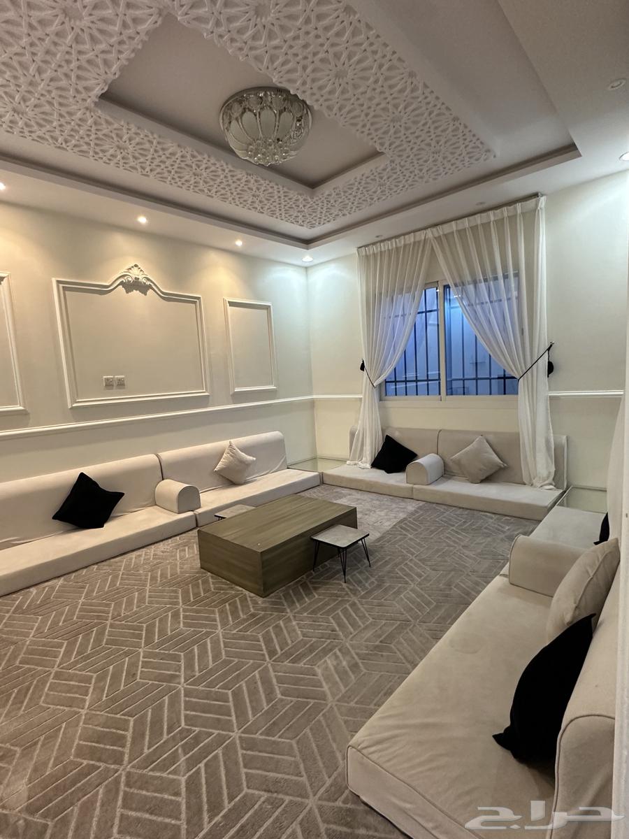 Full council with cushion64357291522818111