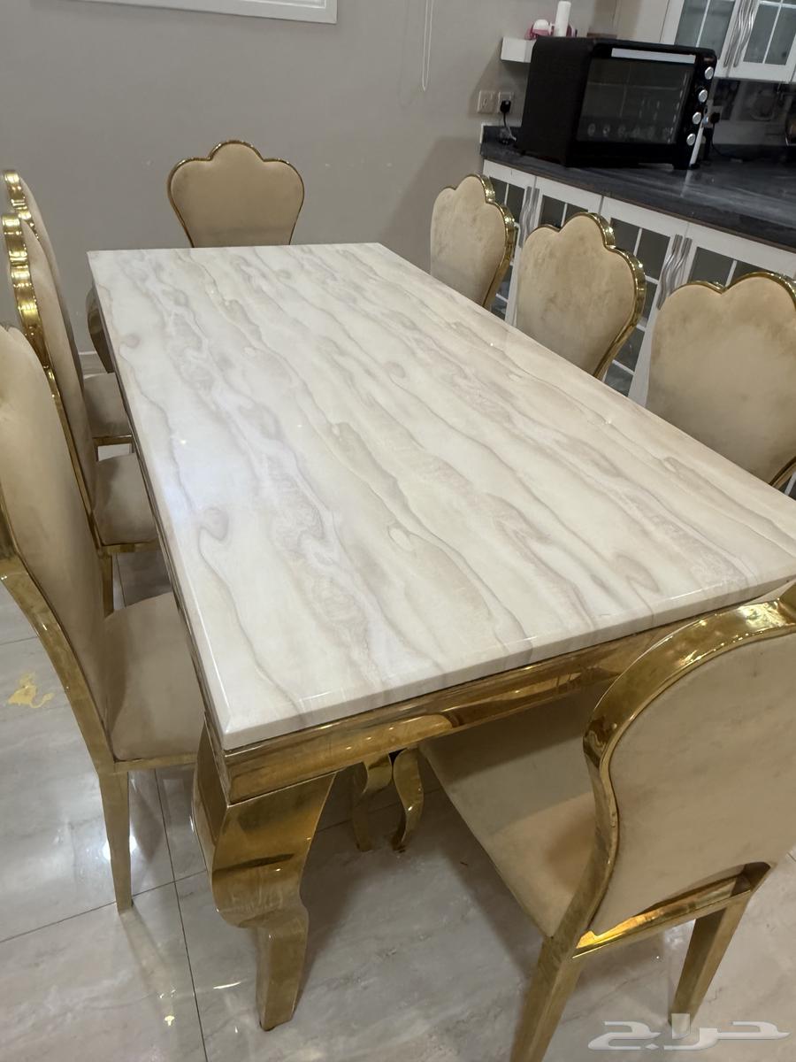 Marble dining table with 8 chairs64357202472961111