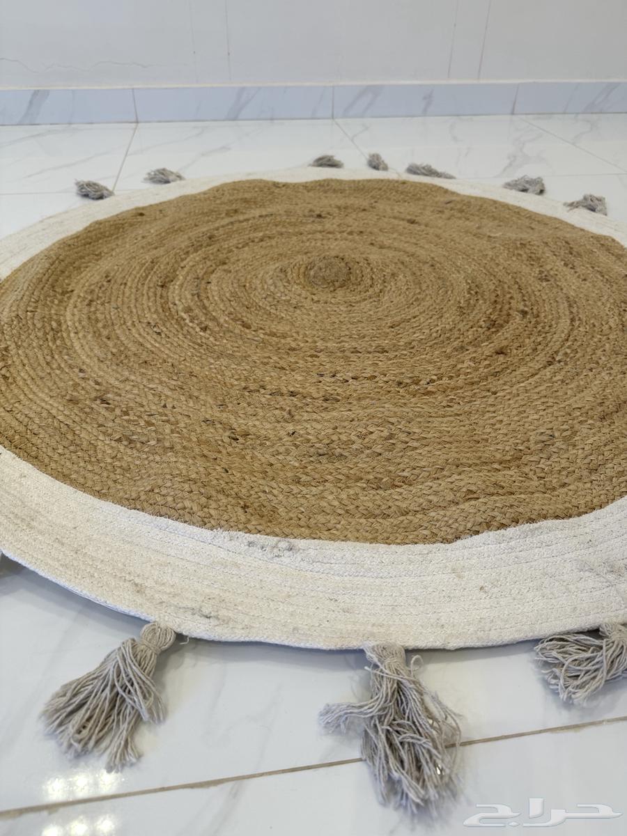 سجادة بوهيمي شبه جديده دائريه قطرها 124 سم فقط 70 ريال64355975822209110