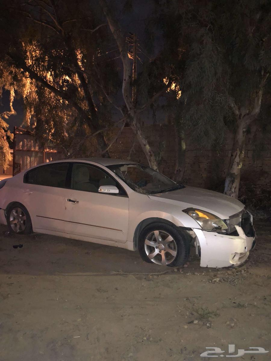 يتوفر قطع التيما 2009 مكينه وابواب وقفل المفتاح64386641301507111