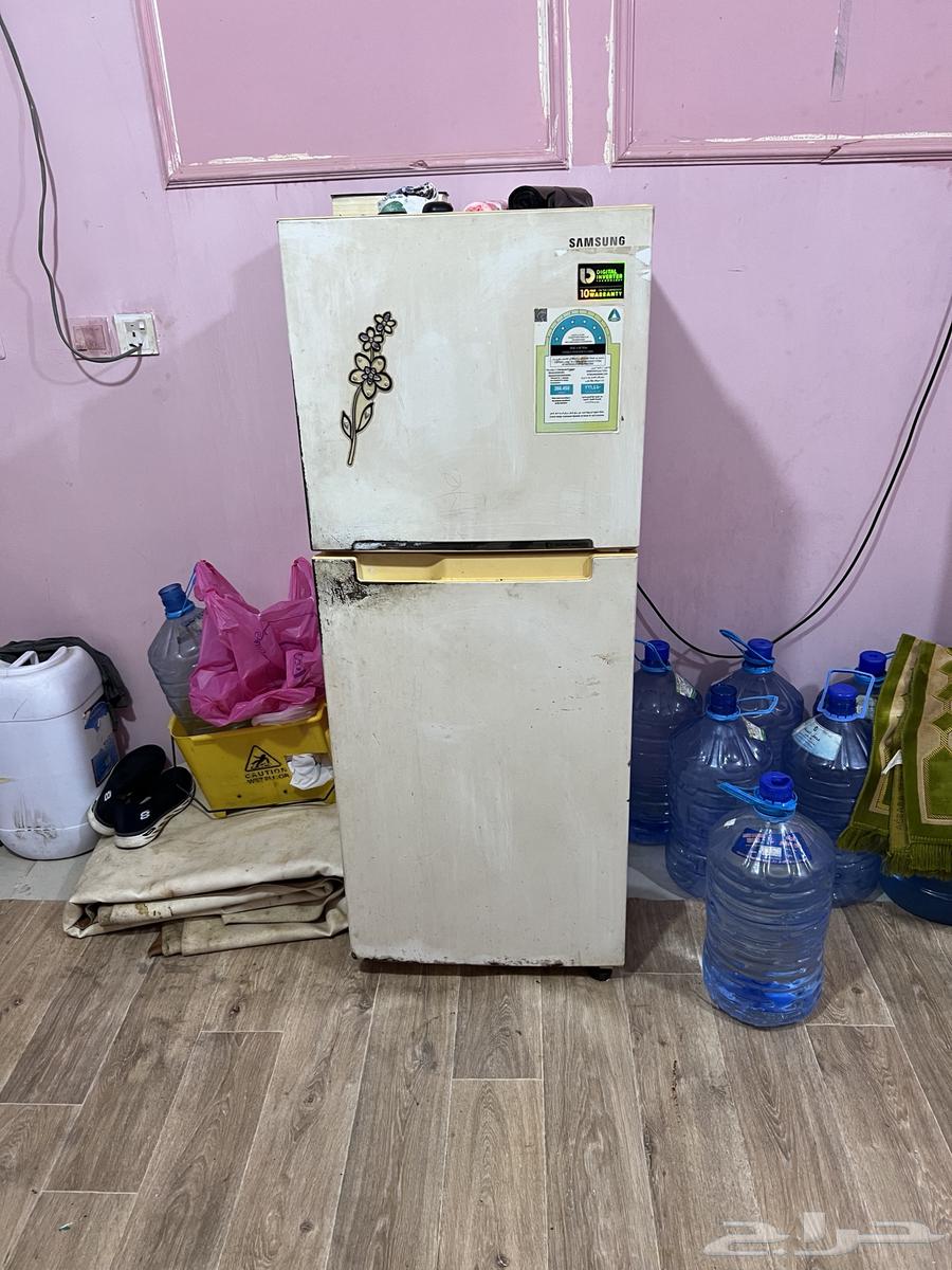 2 refrigerators in excellent condition64356165381377111