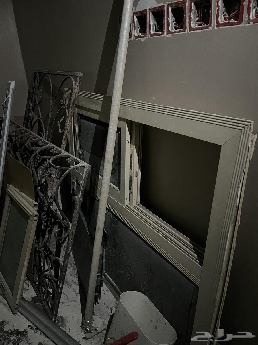 للبيع شبابيك وحدايد64360580189057112