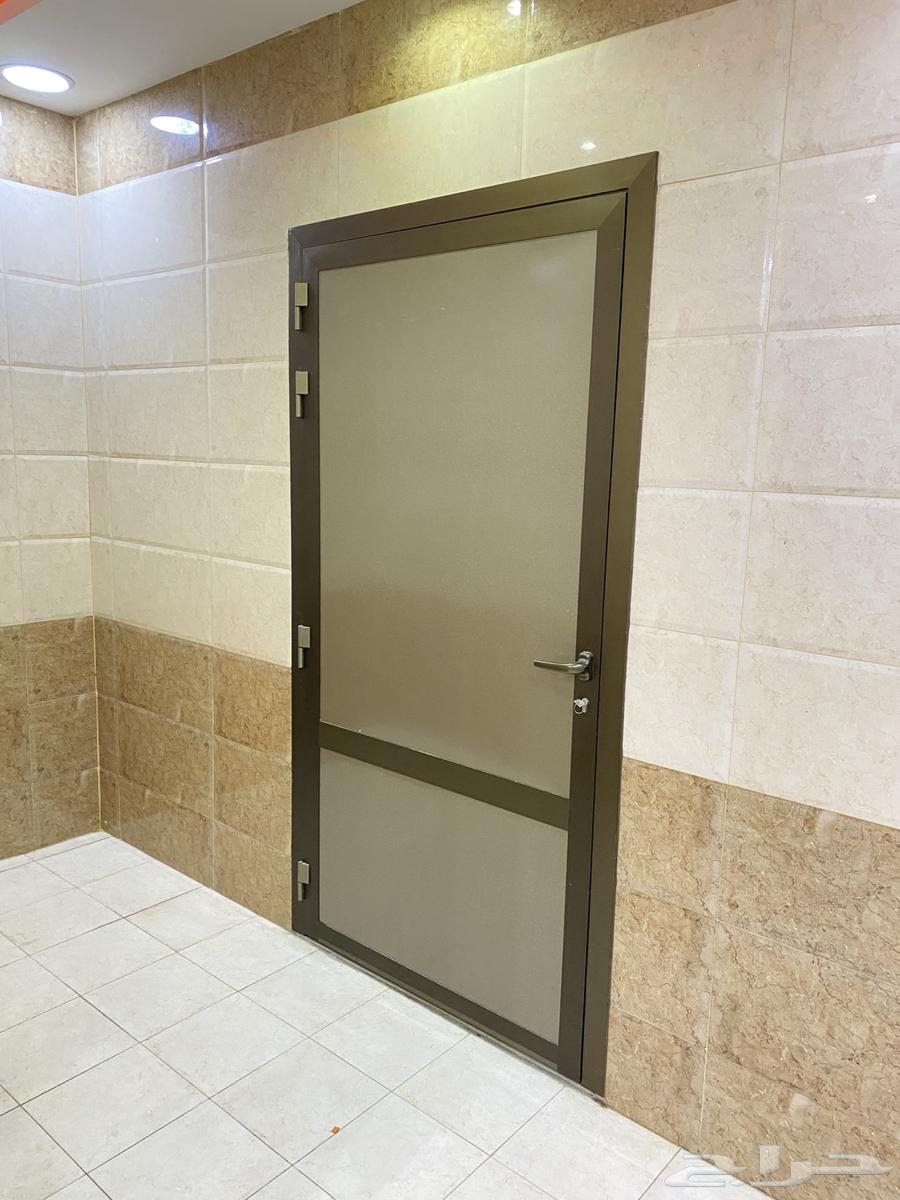 باب ألمنيوم شبه جديد64360900161026111