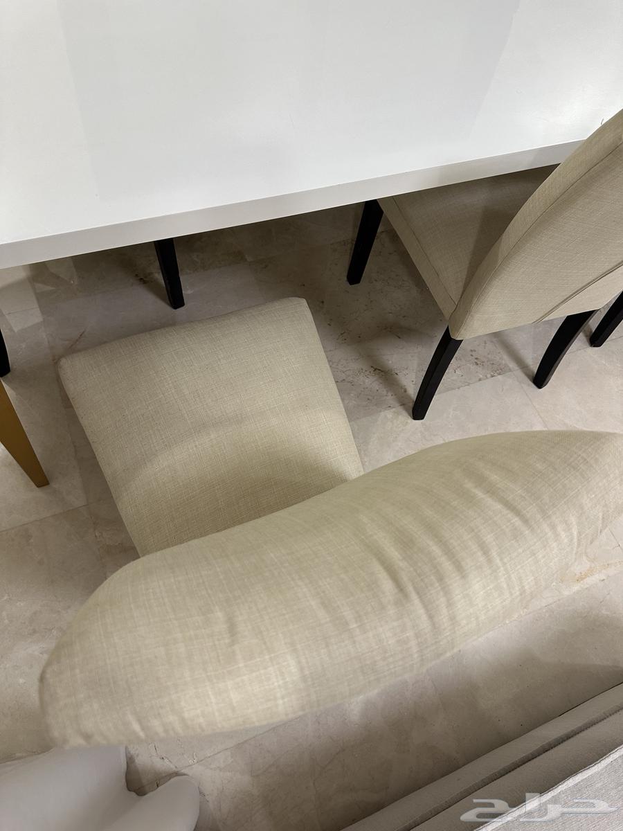 طاولة طعام فاخرة للبيع من المنزل64359044858371113