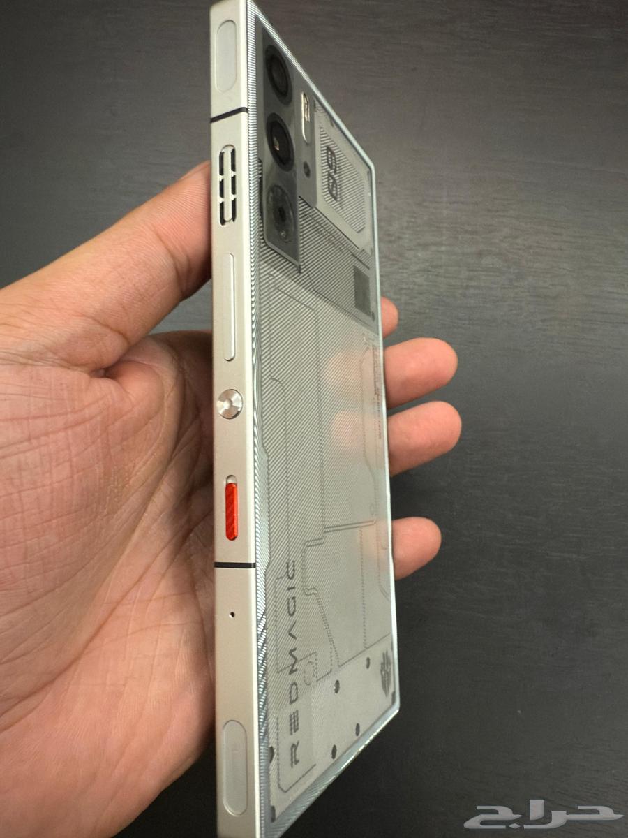 Red magic 8s used less than a year, reason for sale is lack of time for gaming64356384394755111